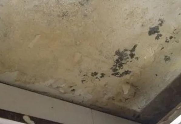 凤庆阳台漏水维修公司分享下凤庆卫生间渗水维修需要注意哪些问题。